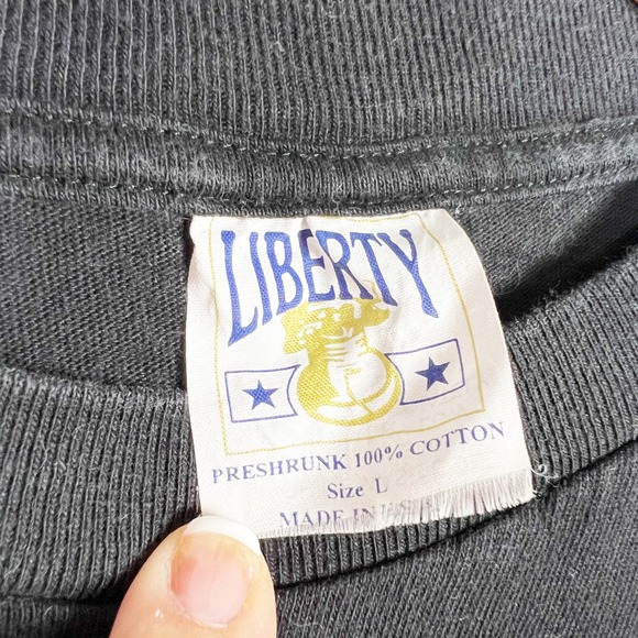 Vintage 1981 Cats Andrew Lloyd Webber black tshirt with eyes Size Large - Picture 3 of 8